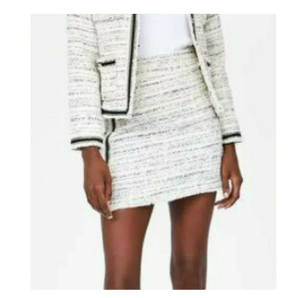 ZARA Basic Women's Tweed Mini Skirt Frayed With Stripe Detail Ecru Textured S - Picture 2 of 12